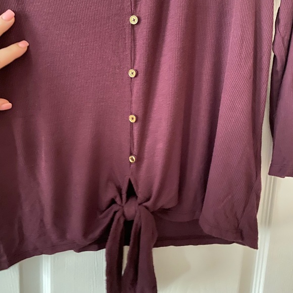 Like new Michael by Michael Kors button down tie front burgundy 3/4sleeve blouse - Picture 7 of 9